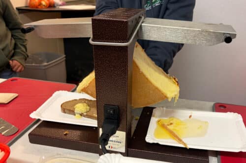 Louis Tellier Kaesekeller Test mit Mitarbeitern bei uns im Käsekeller