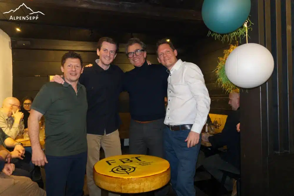 Bergkäse Käselaib mit Firmenlogo | Für Feiern, Hochzeiten, Events uvm.